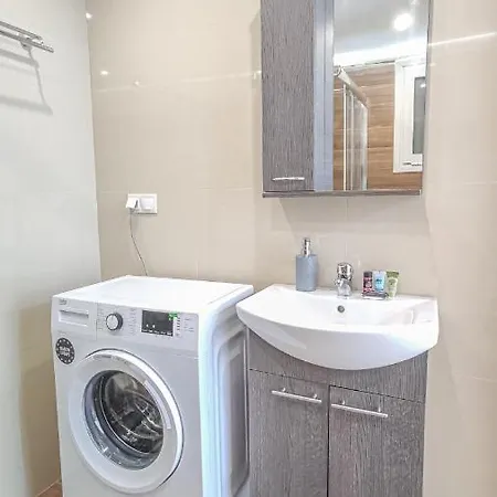 Fully Renovated In * Platanés